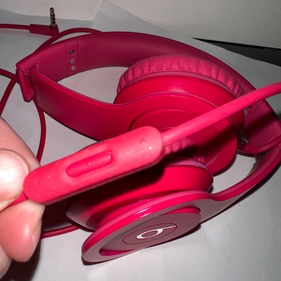 Beats Headphones Pink – Wired w/ Volume Control – Great Condition - Picture 7 of 13